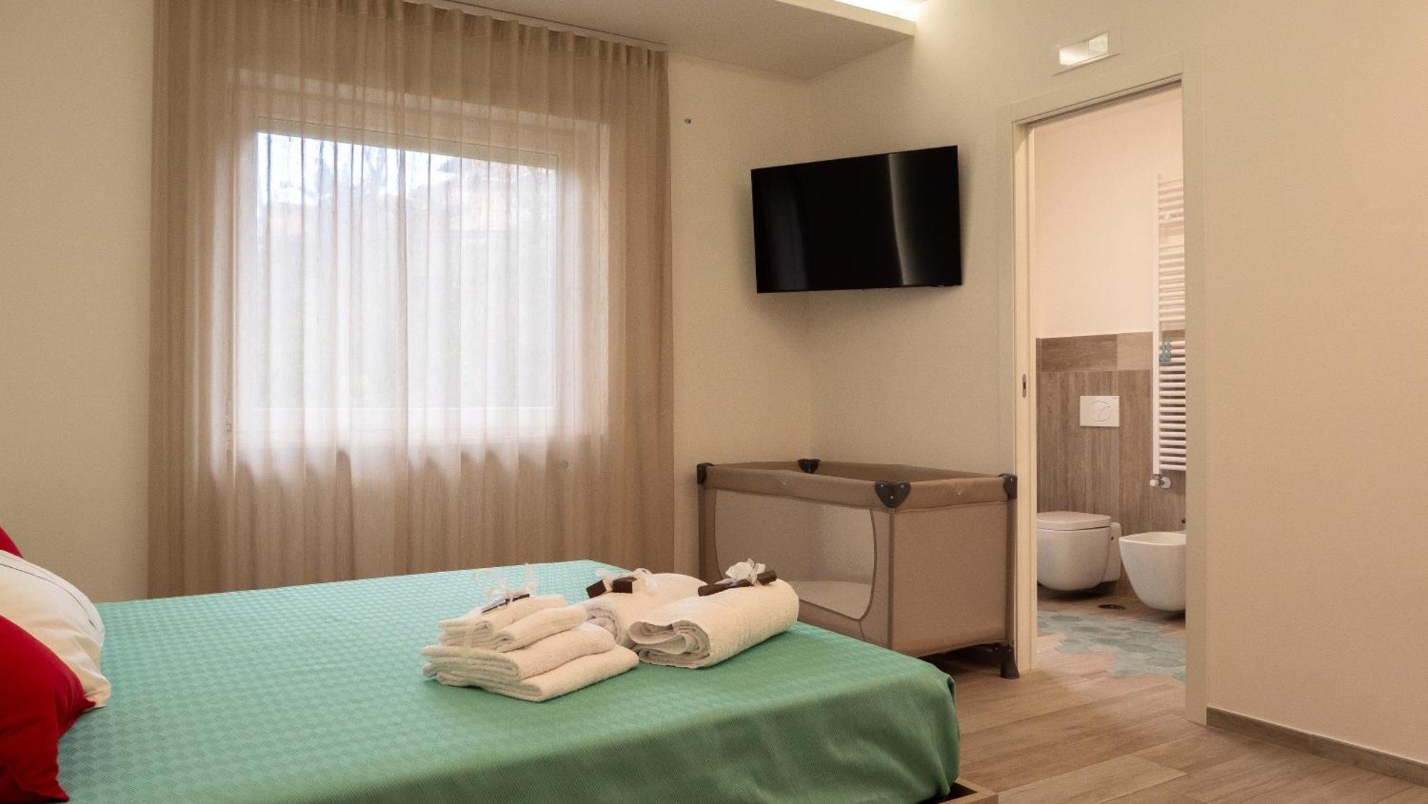 Wanderlust Guesthouse Gaeta Ngoại thất bức ảnh